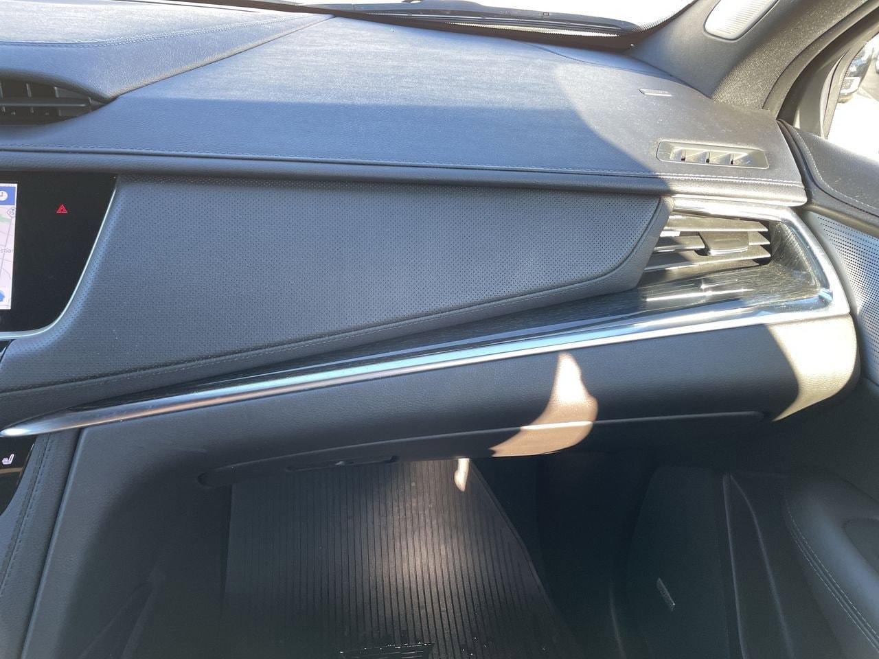 Thumbnail: 2023 Cadillac XT5 - 16