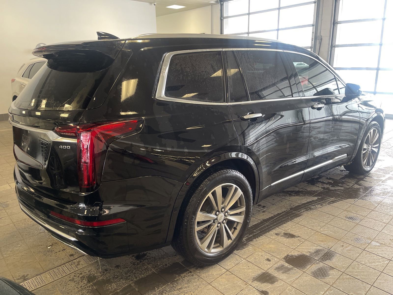 Thumbnail: 2021 Cadillac XT6 - 3