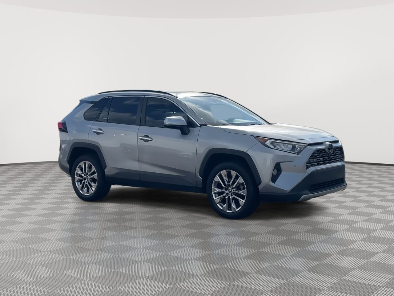 2019 Toyota RAV4 Limited photo 2