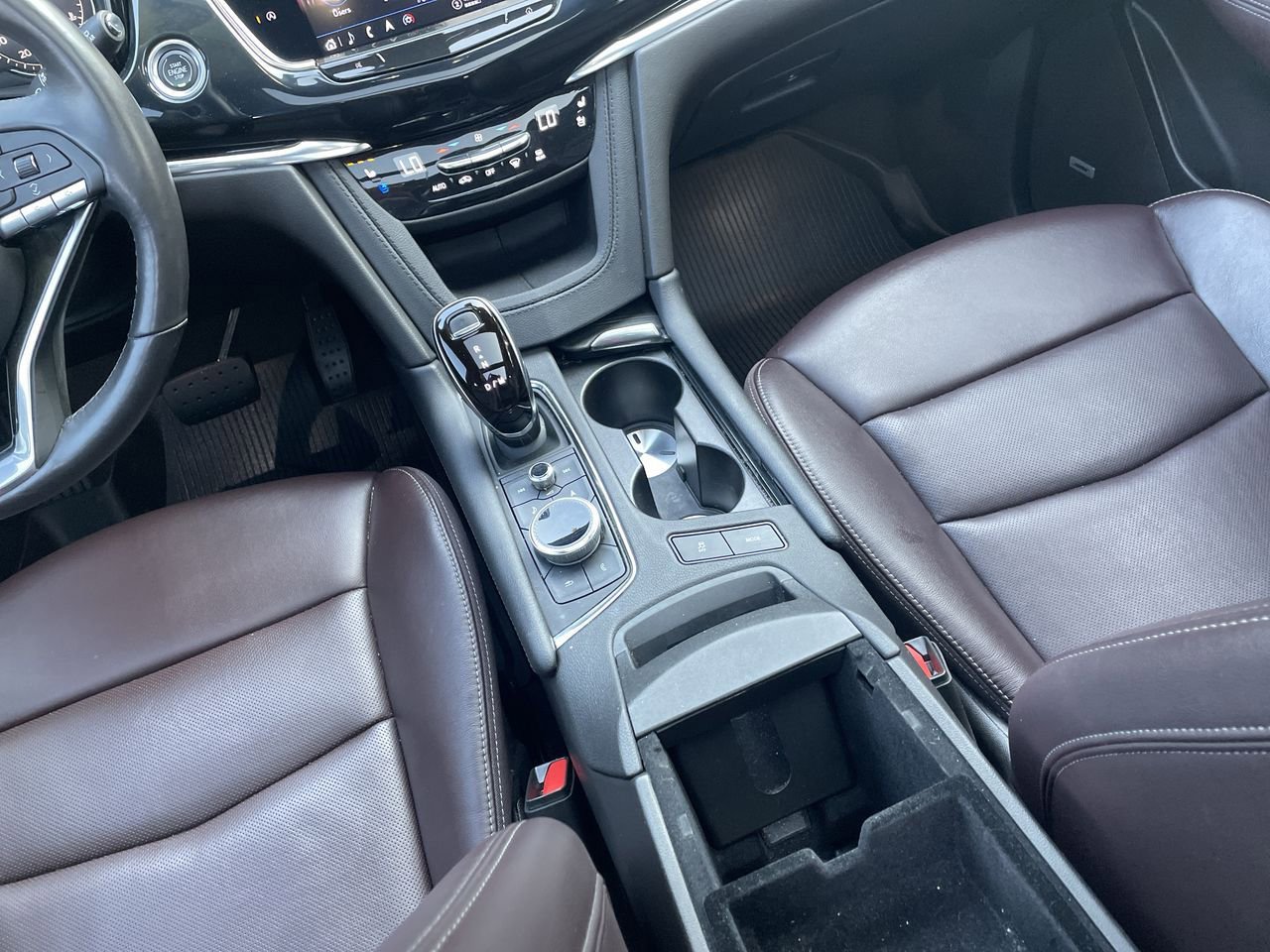 Thumbnail: 2023 Cadillac XT6 - 28