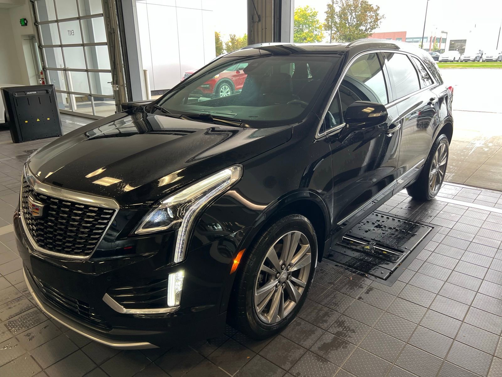 Thumbnail: 2024 Cadillac XT5 - 1