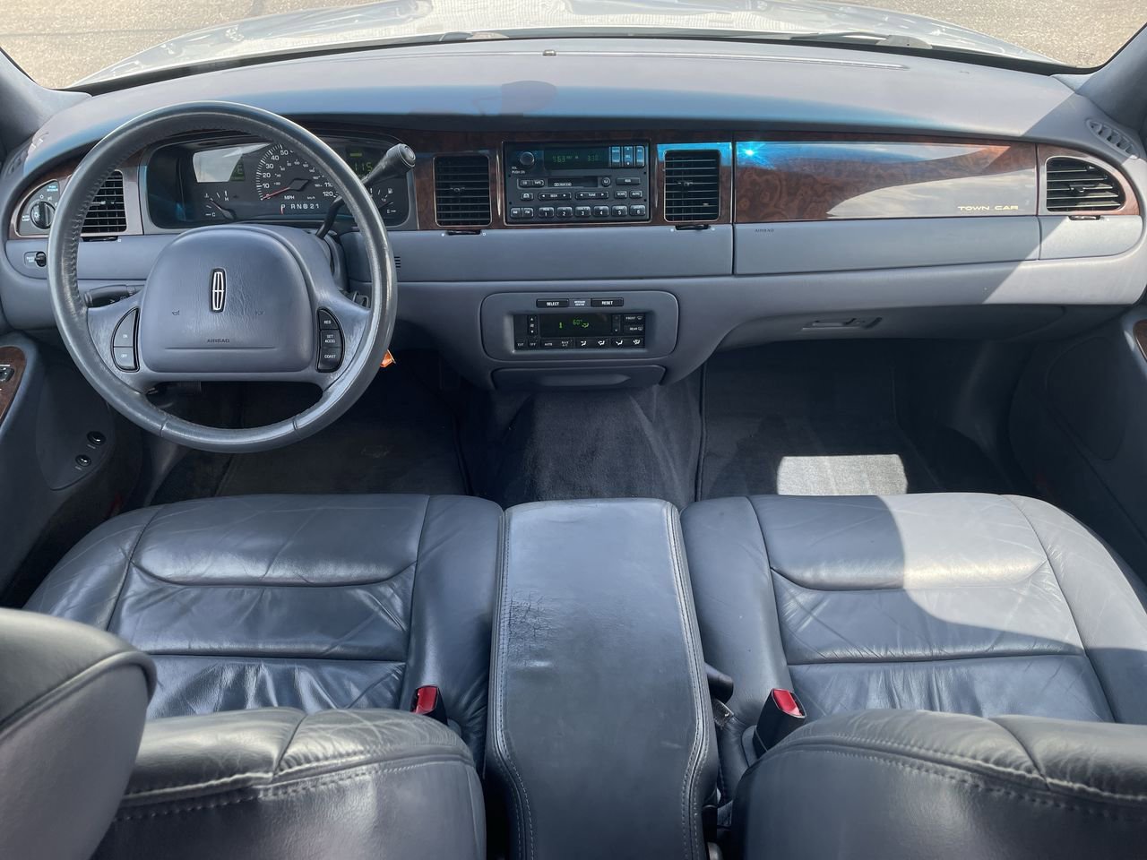 Thumbnail: 2000 Lincoln Town Car - 20