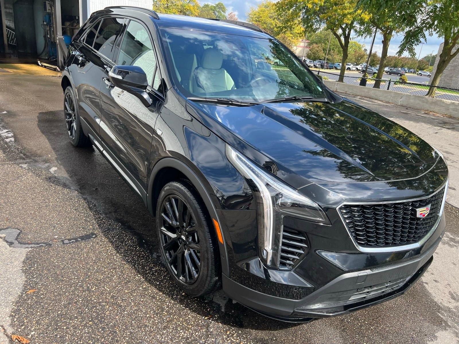Thumbnail: 2022 Cadillac XT4 - 4