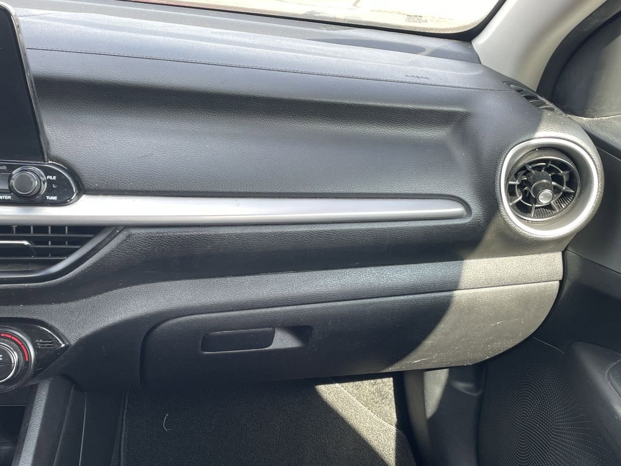 Thumbnail: 2019 Kia Forte - 16