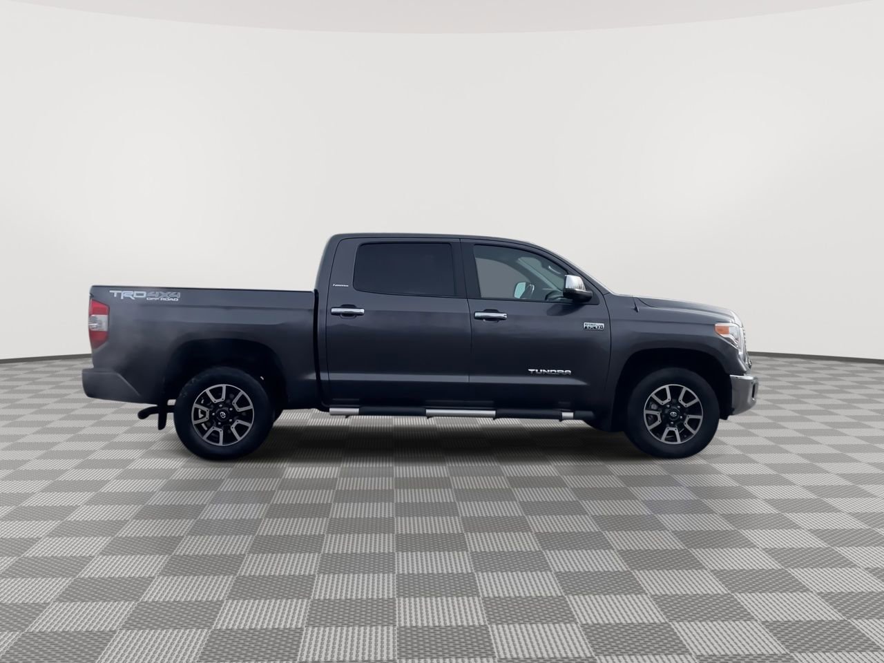 Thumbnail: 2017 Toyota Tundra - 9