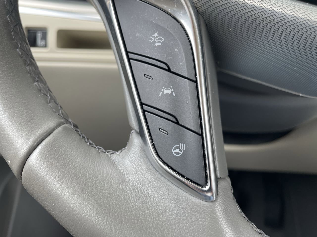 Thumbnail: 2023 Cadillac XT5 - 24