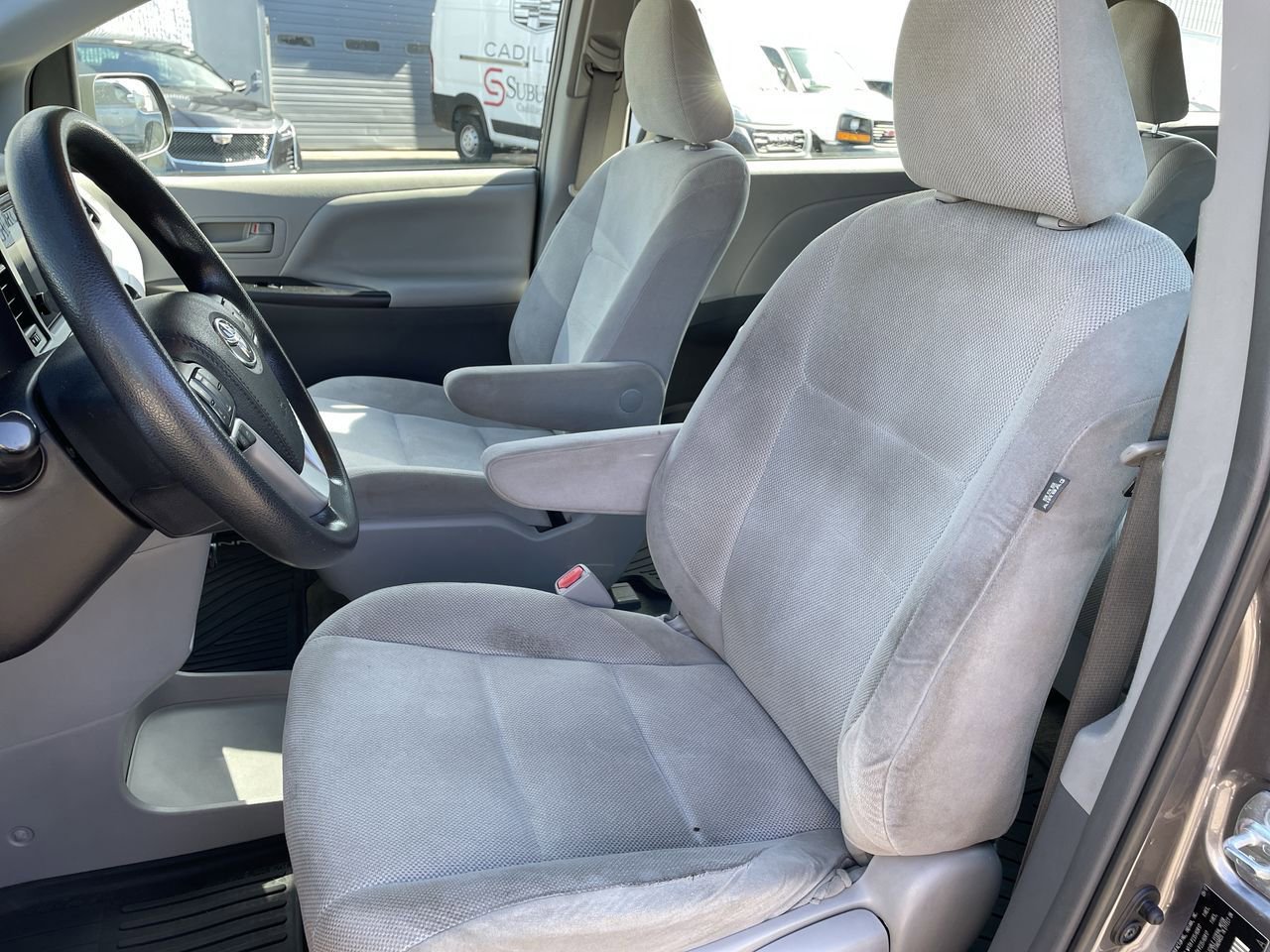 Thumbnail: 2017 Toyota Sienna - 12