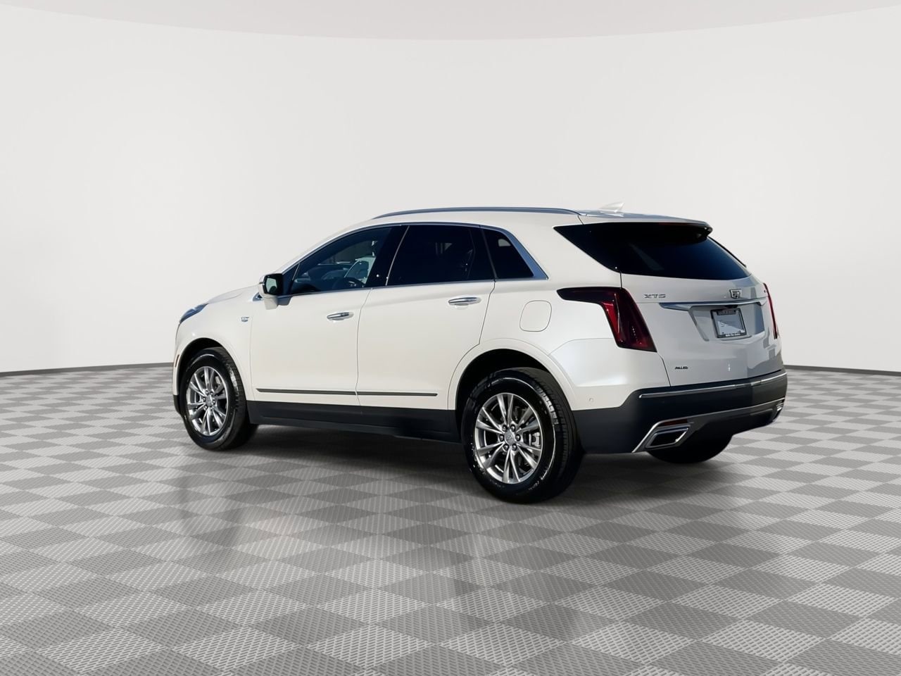 Thumbnail: 2023 Cadillac XT5 - 6