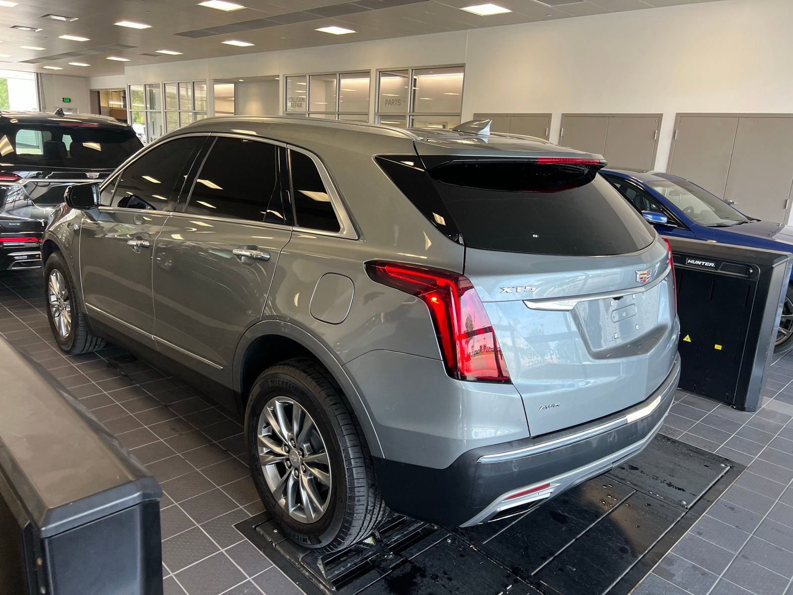 Thumbnail: 2023 Cadillac XT5 - 2