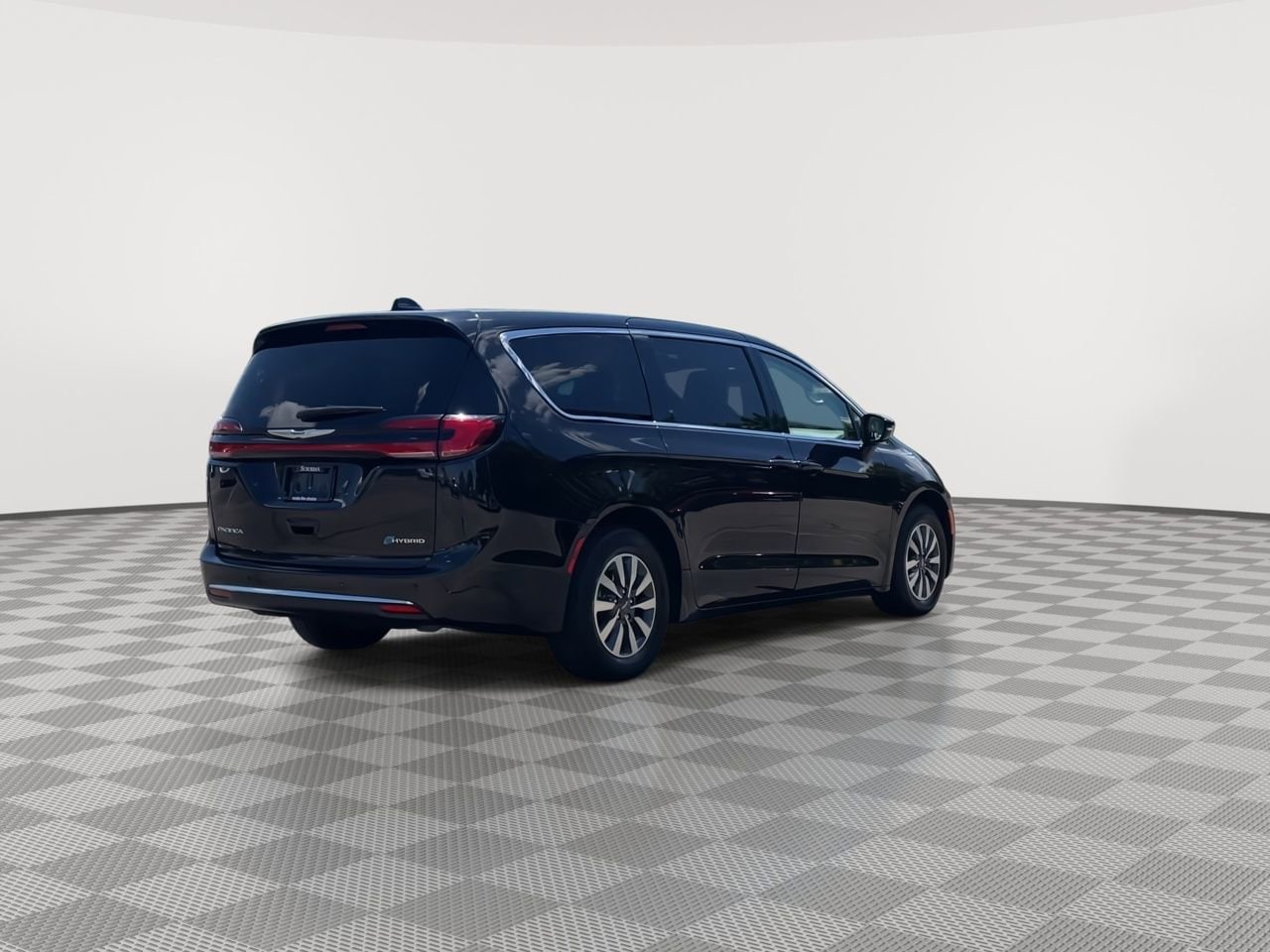 Thumbnail: 2024 Chrysler Pacifica - 7