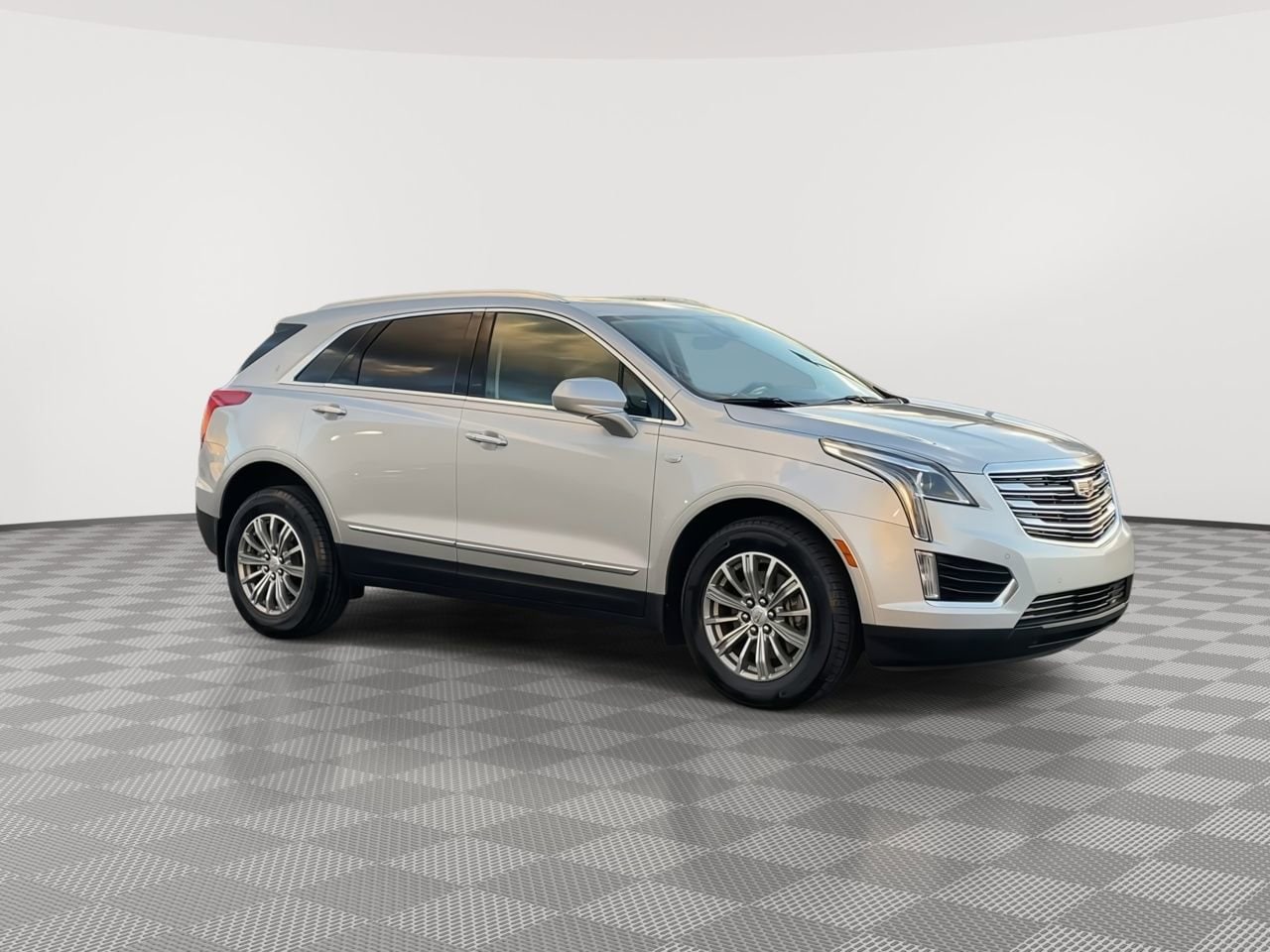 2019 Cadillac XT5 Luxury photo 2