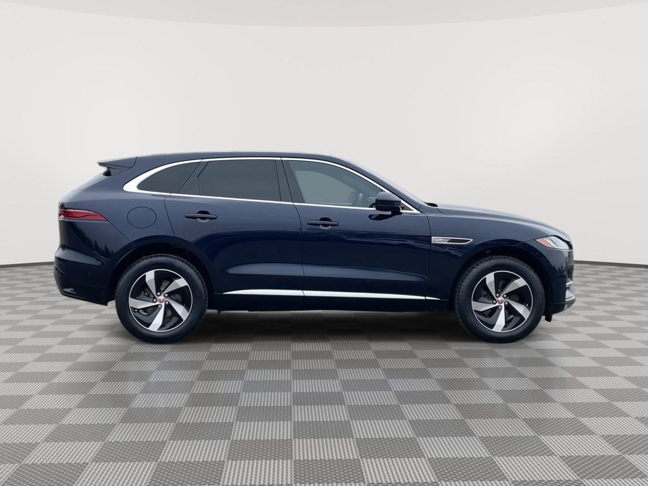 Thumbnail: 2021 Jaguar F-Pace - 9