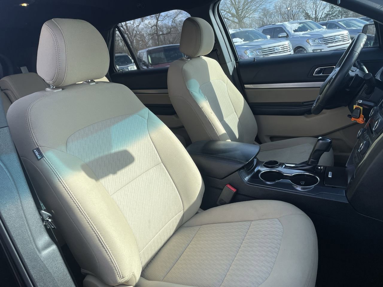 Thumbnail: 2016 Ford Explorer - 14