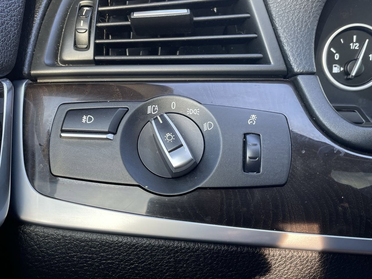 Thumbnail: 2015 BMW 5 Series - 28