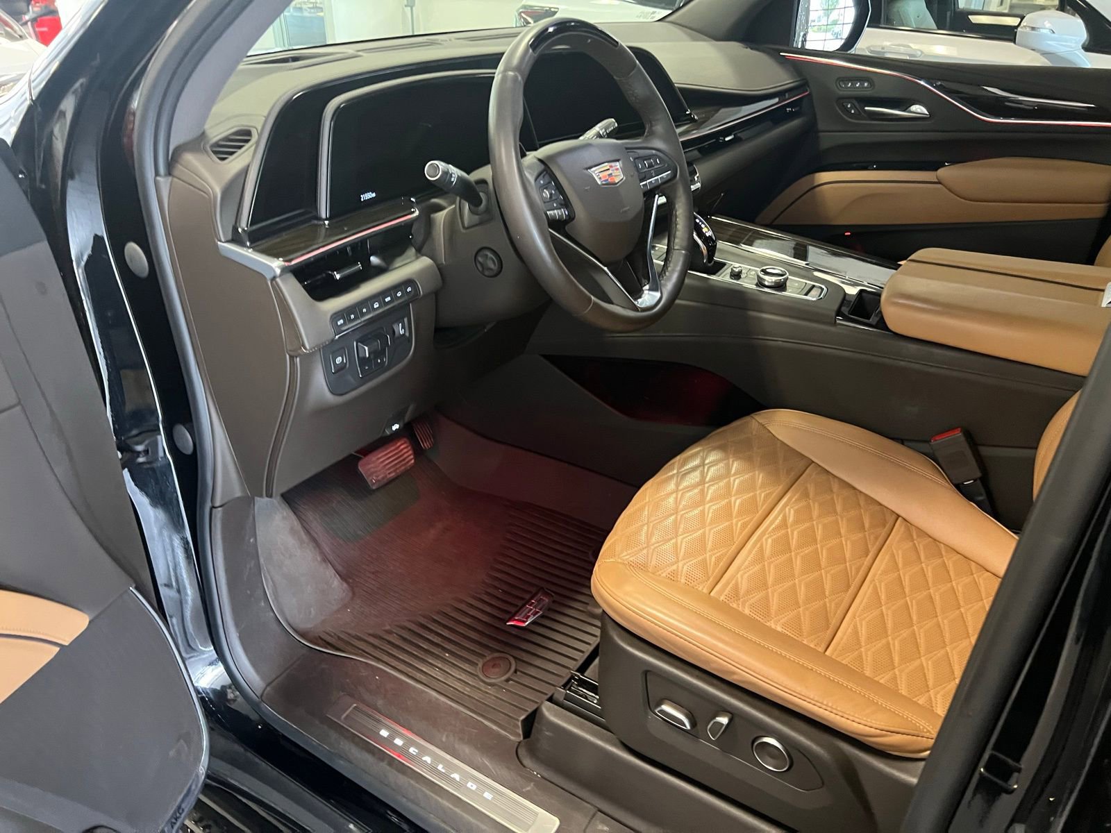 Thumbnail: 2023 Cadillac Escalade - 5