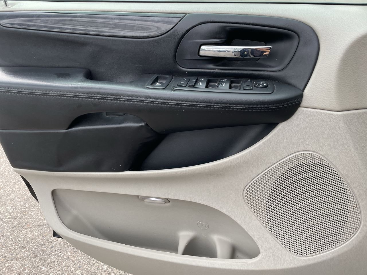 Thumbnail: 2018 Dodge Grand Caravan - 28