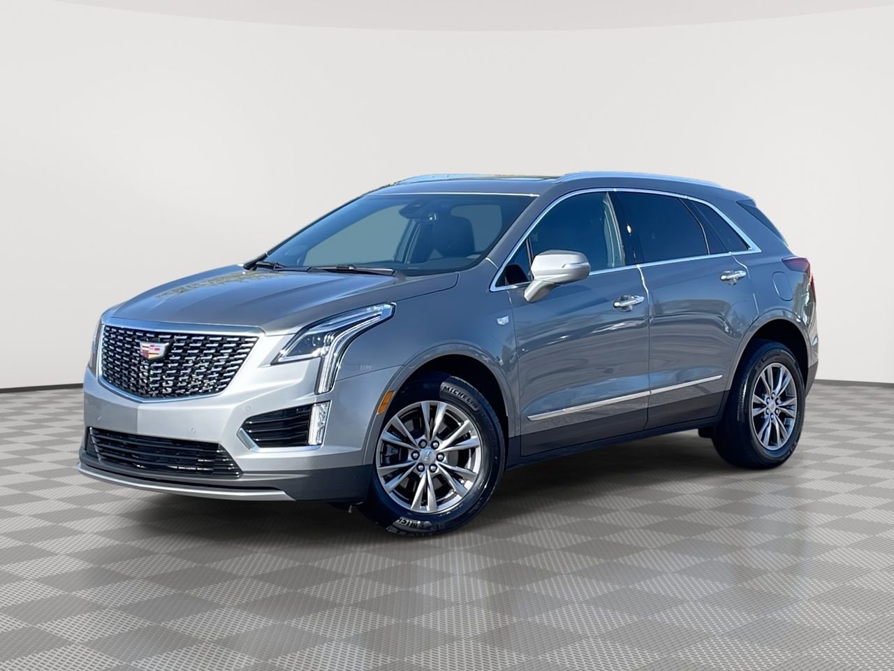 Thumbnail: 2023 Cadillac XT5 - 1