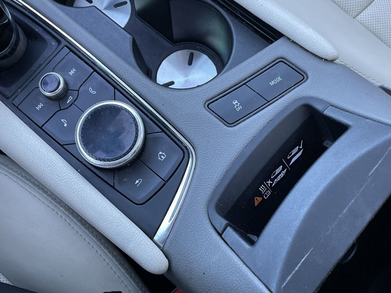 Thumbnail: 2020 Cadillac XT5 - 30