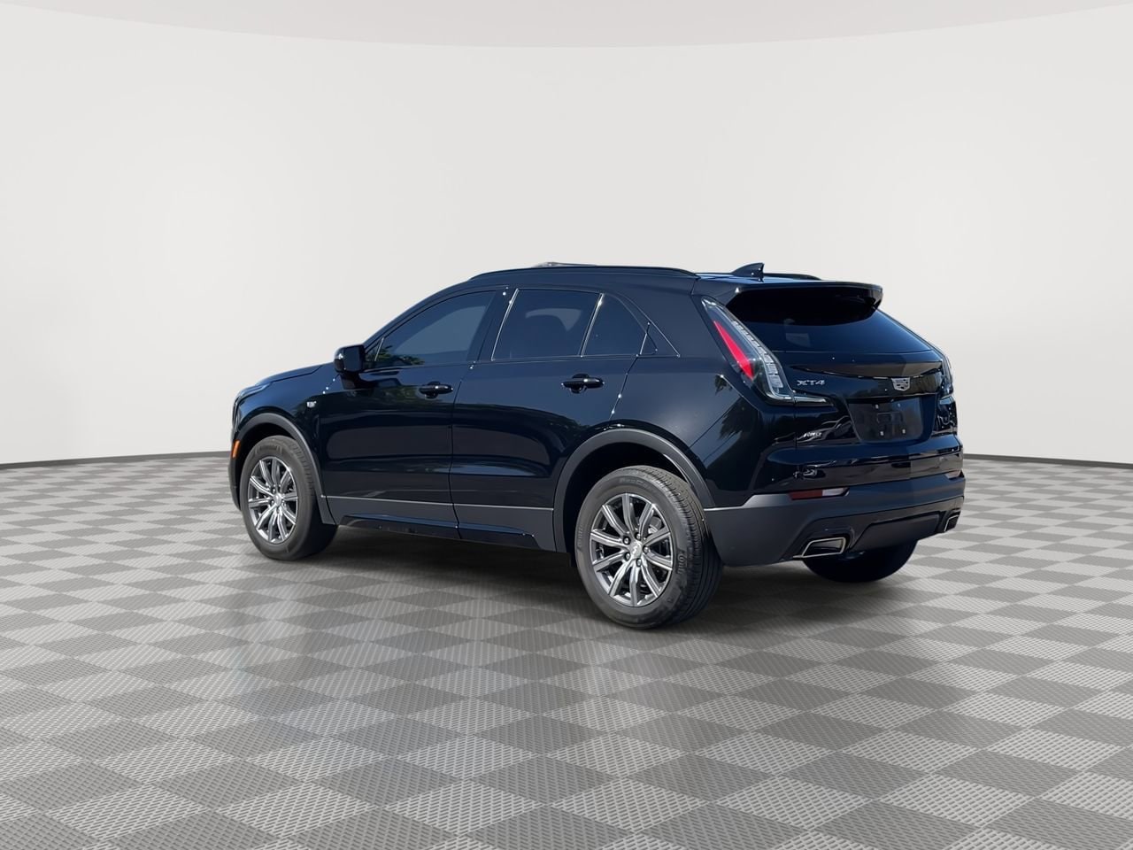 Thumbnail: 2023 Cadillac XT4 - 6