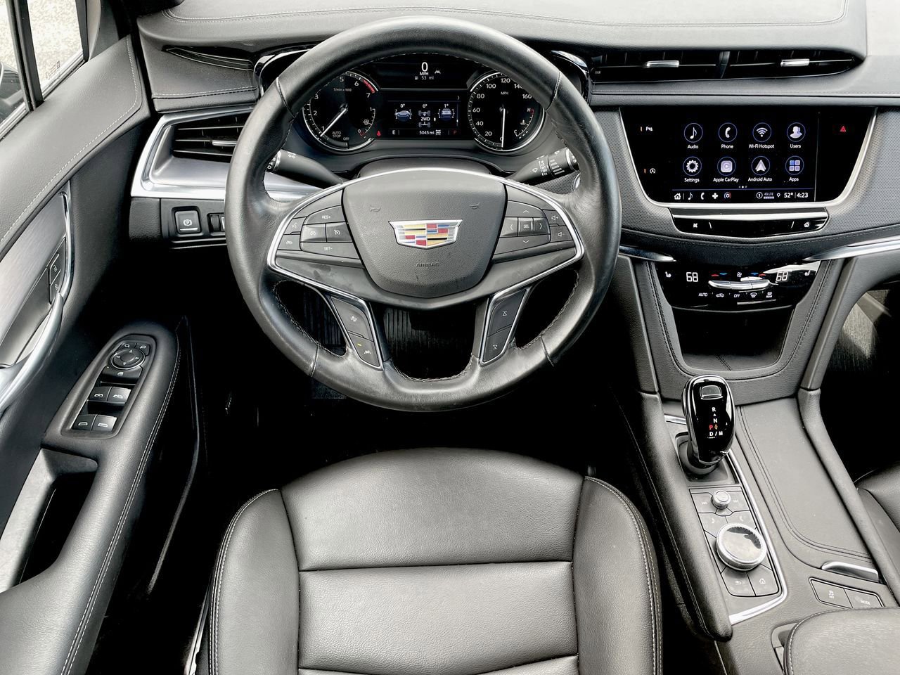 Thumbnail: 2023 Cadillac XT5 - 11