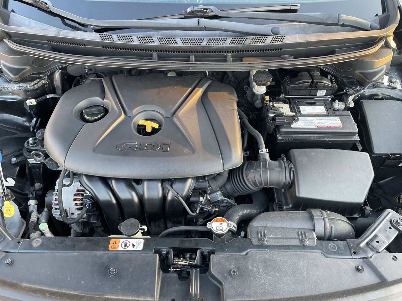 Thumbnail: 2017 Kia Forte - 28