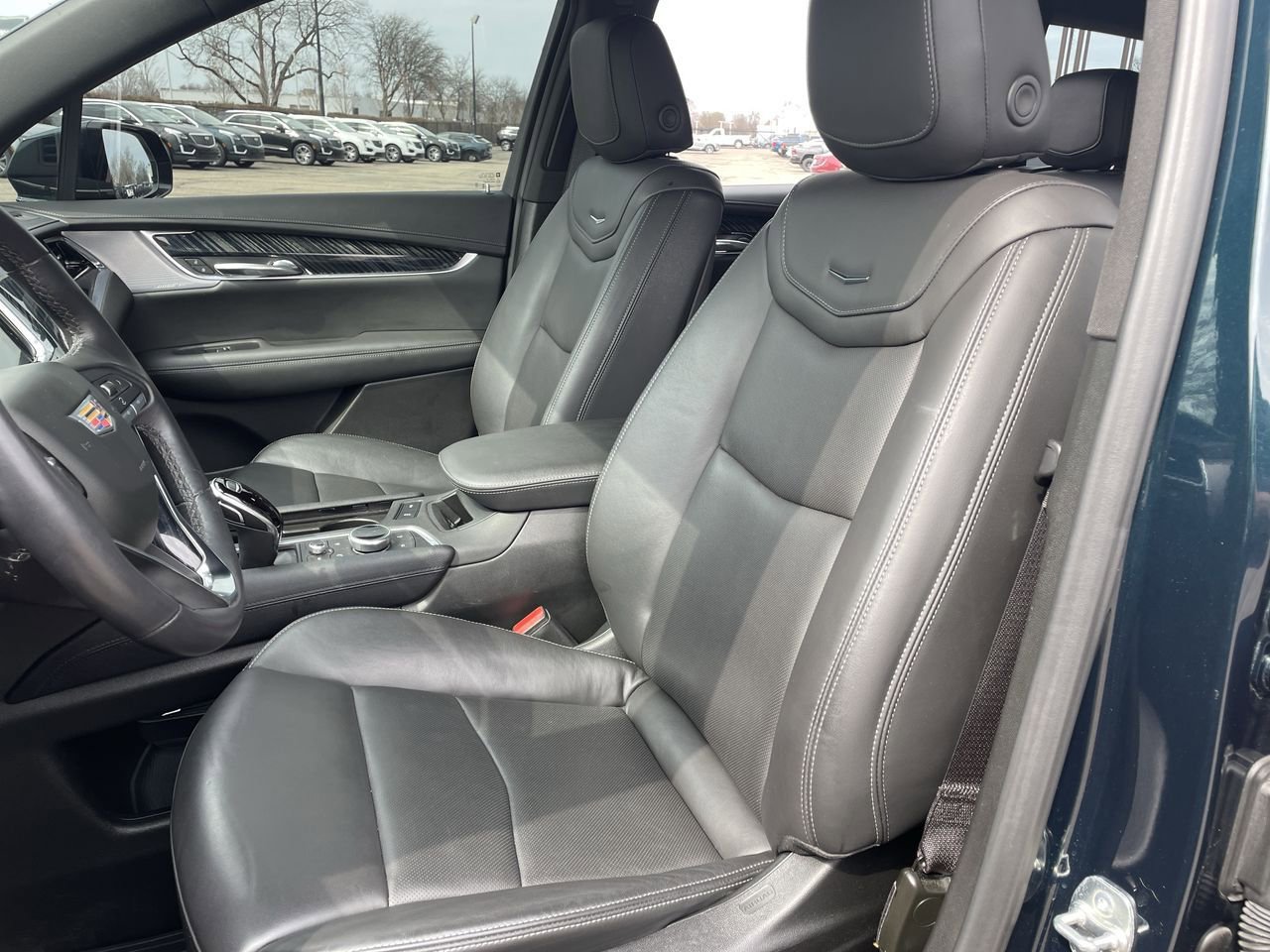 Thumbnail: 2024 Cadillac XT6 - 12