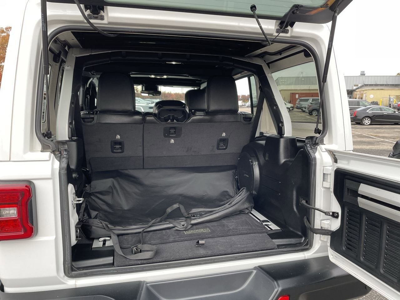 Thumbnail: 2021 Jeep Wrangler - 17