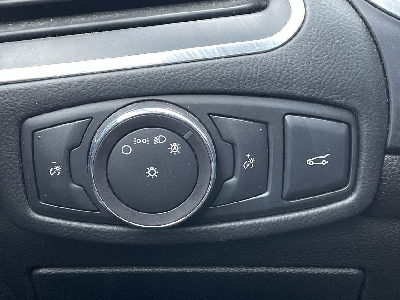 Thumbnail: 2018 Ford Edge - 30