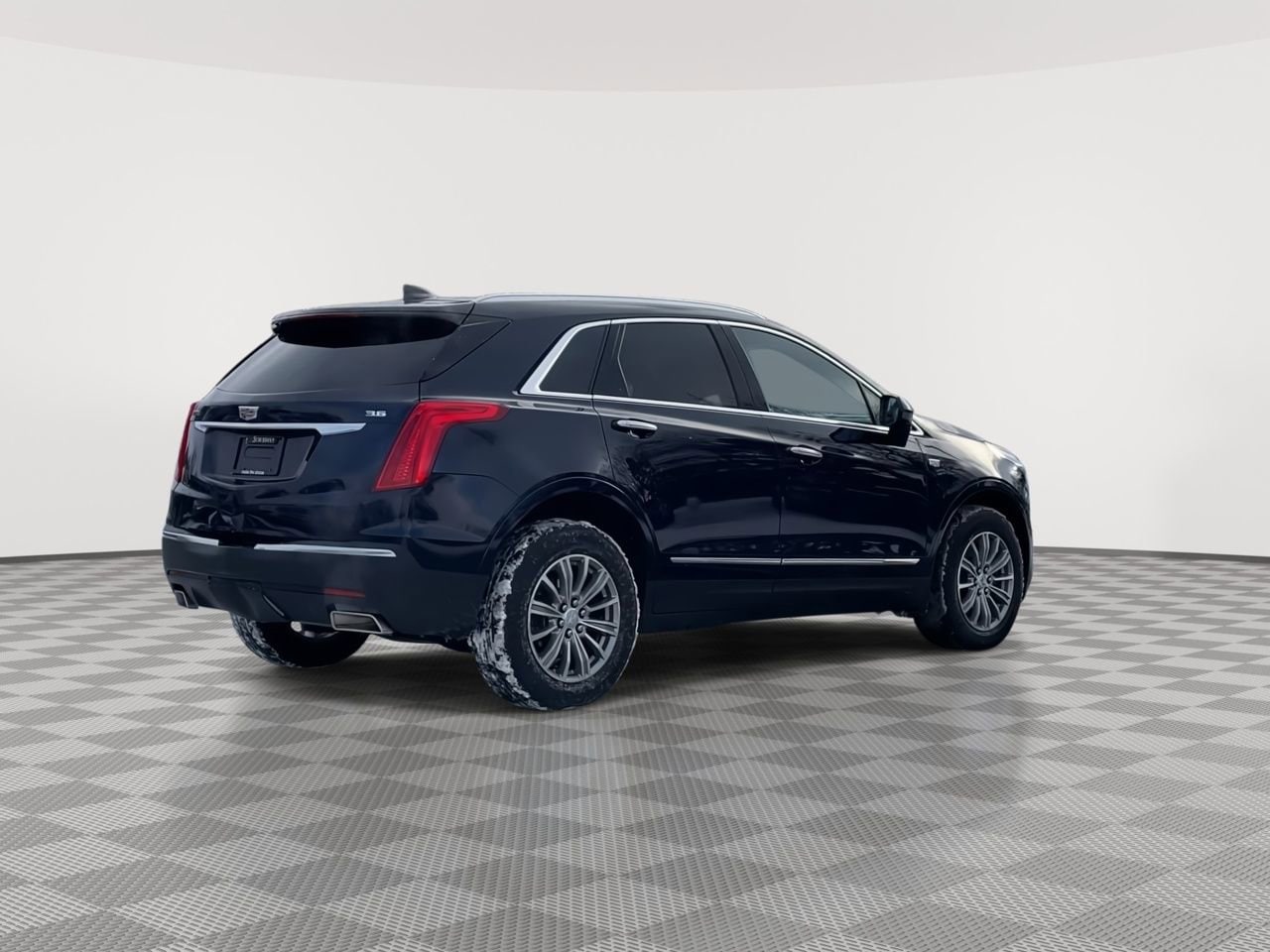 Thumbnail: 2017 Cadillac XT5 - 8