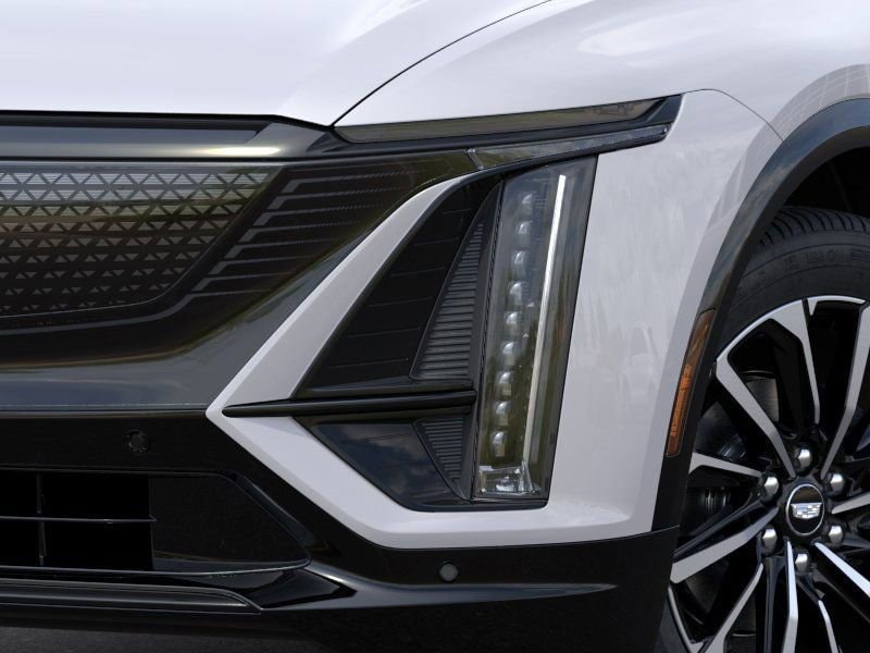 Thumbnail: 2025 Cadillac Lyriq - 10