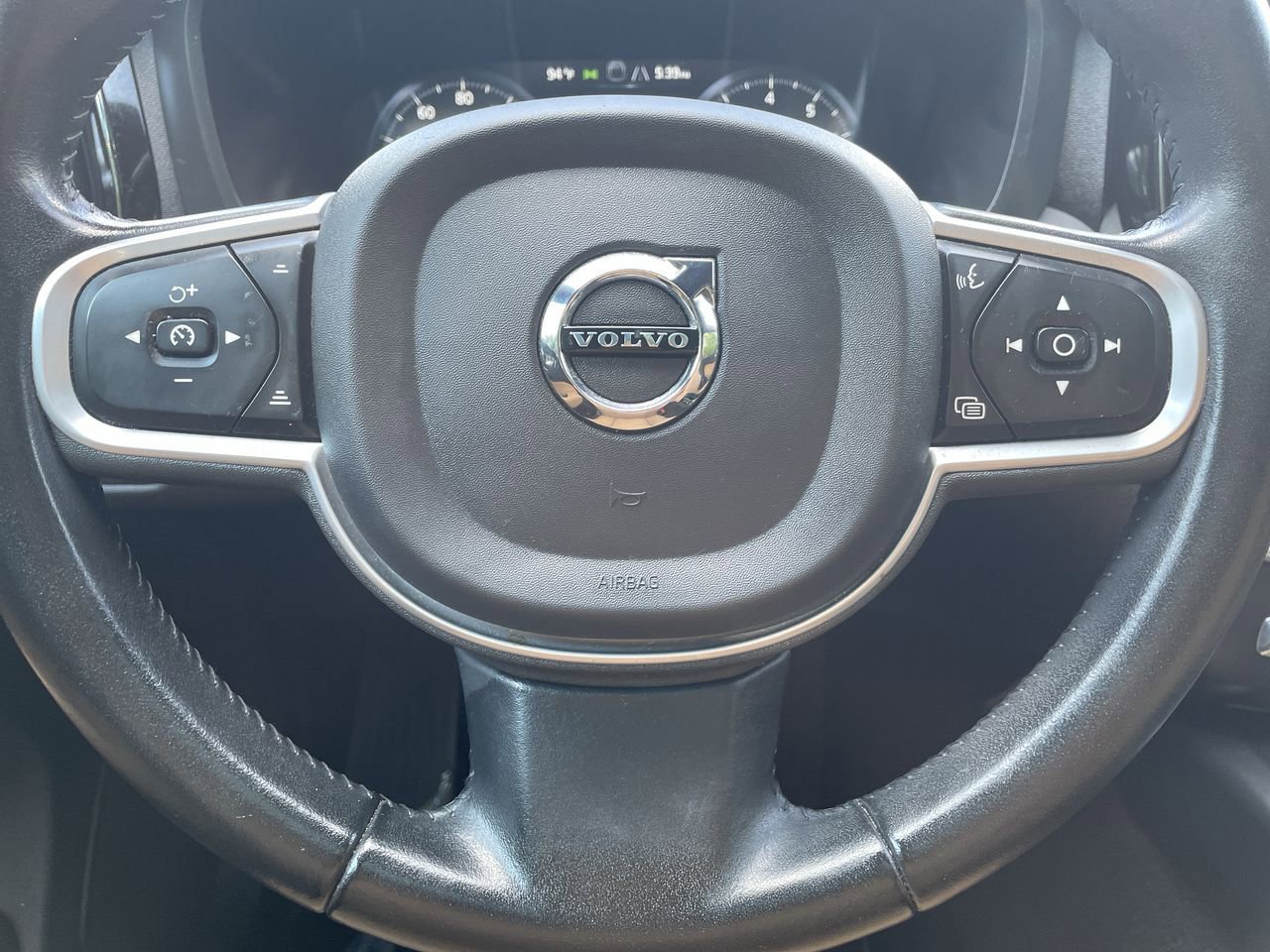 Thumbnail: 2020 Volvo XC60 - 10