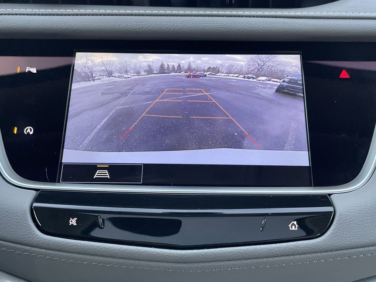 Thumbnail: 2023 Cadillac XT5 - 28