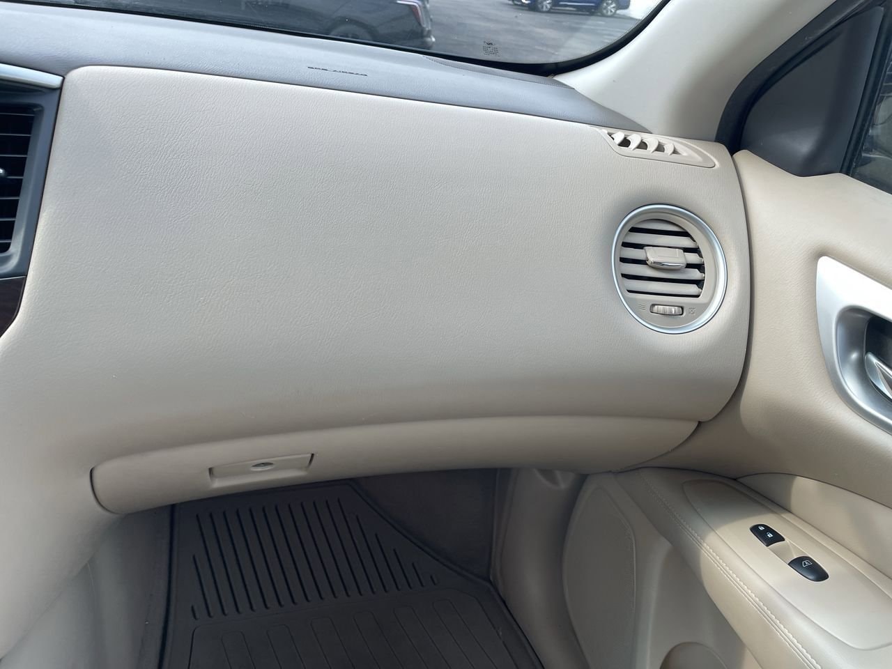 Thumbnail: 2014 Nissan Pathfinder - 16