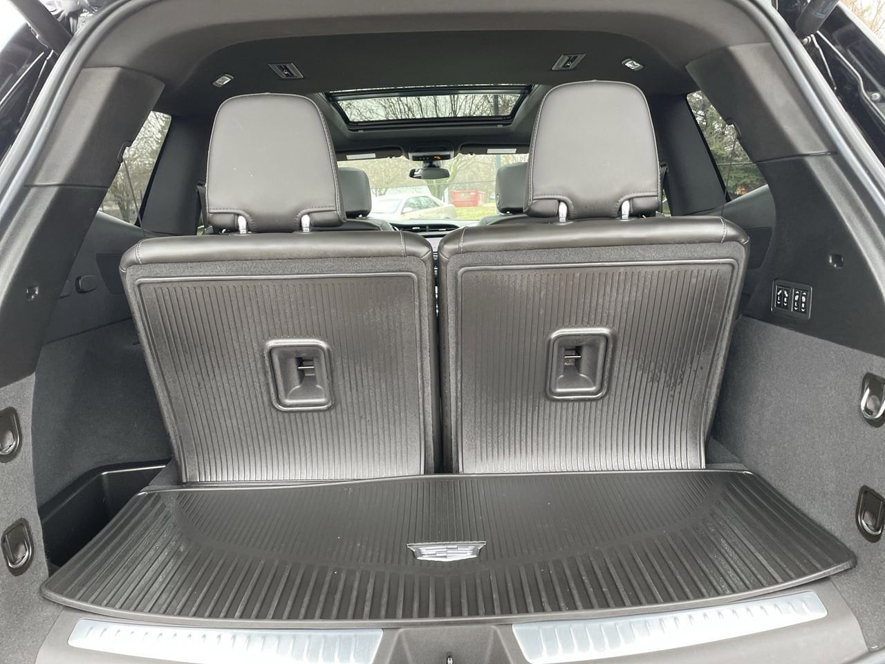 Thumbnail: 2023 Cadillac XT6 - 17