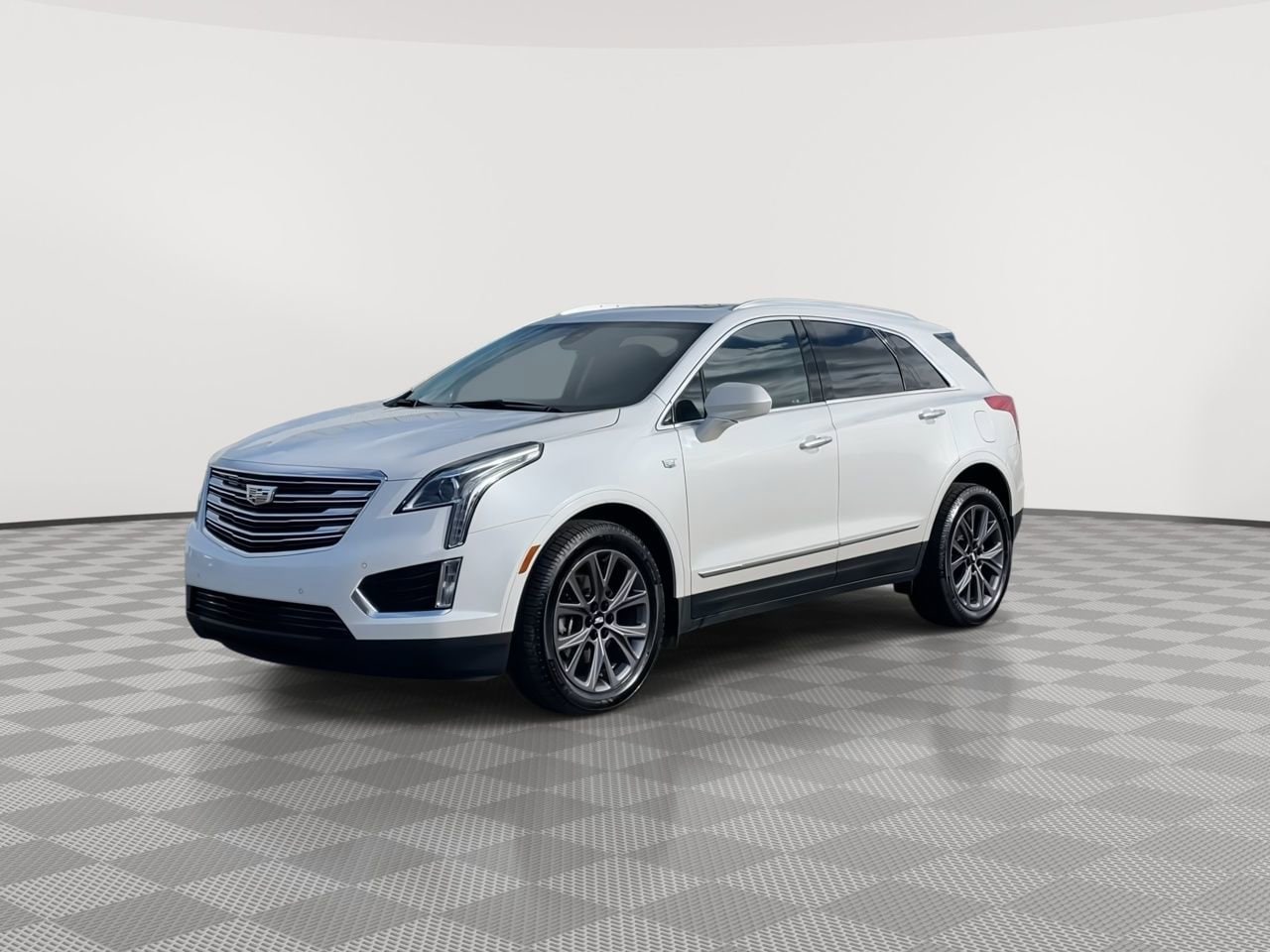 Thumbnail: 2019 Cadillac XT5 - 4
