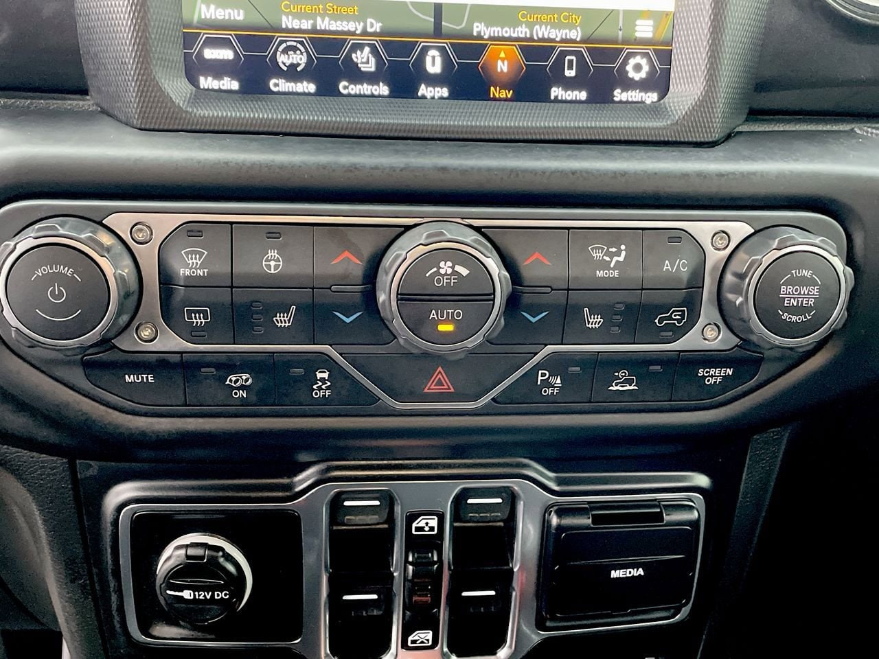 Thumbnail: 2021 Jeep Wrangler - 30