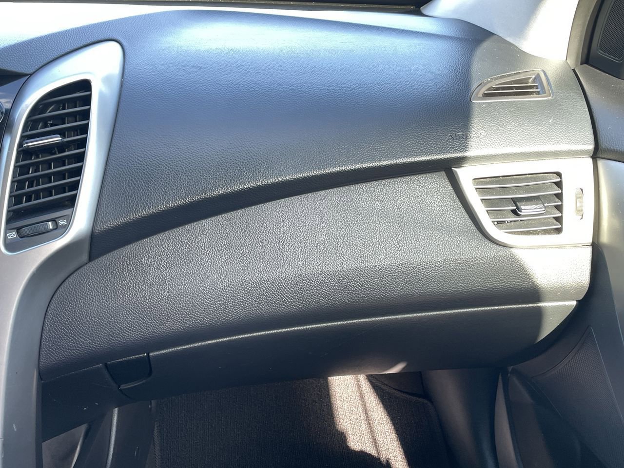 Thumbnail: 2016 Hyundai Elantra - 16