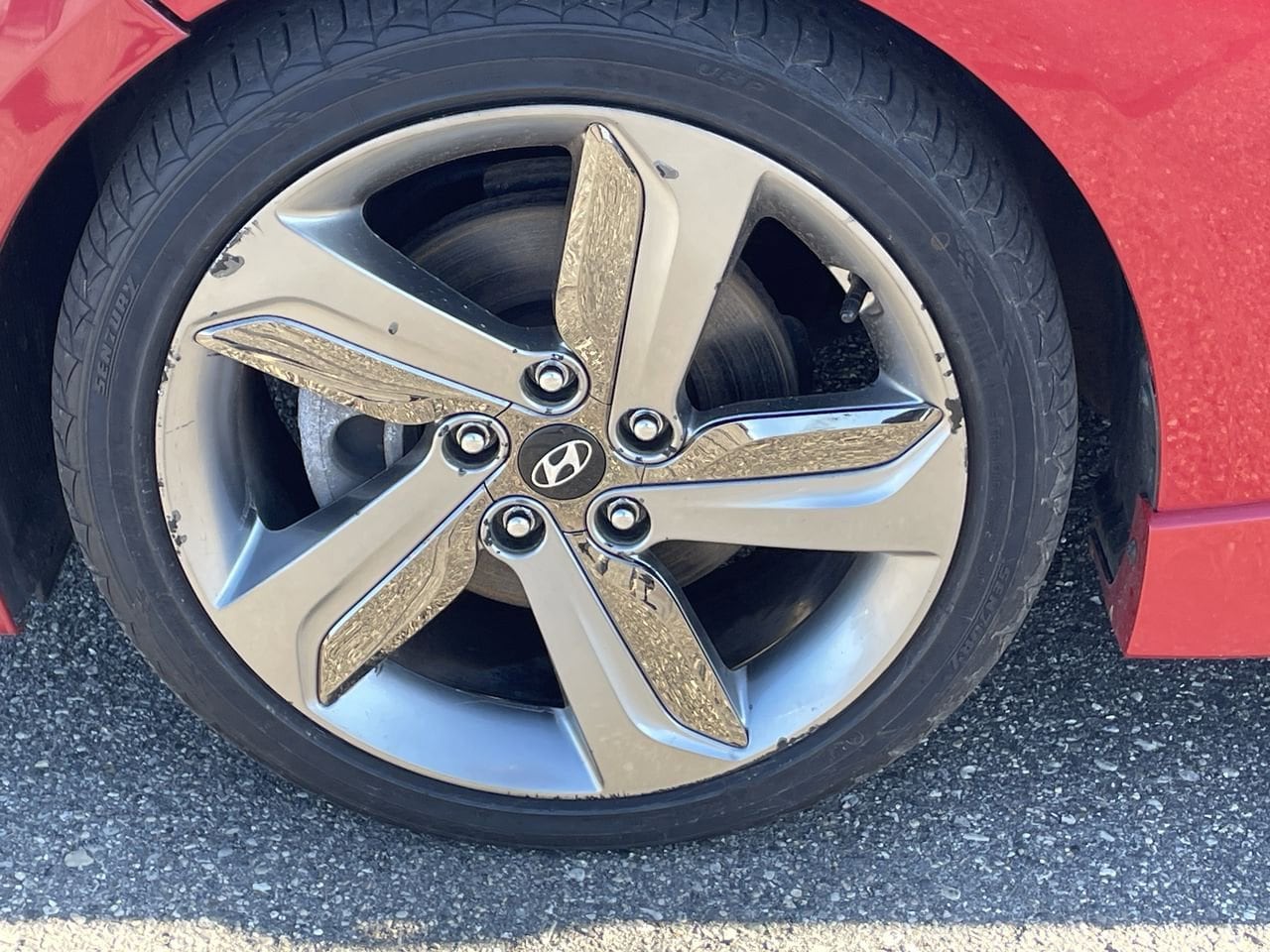 Thumbnail: 2014 Hyundai Veloster - 33