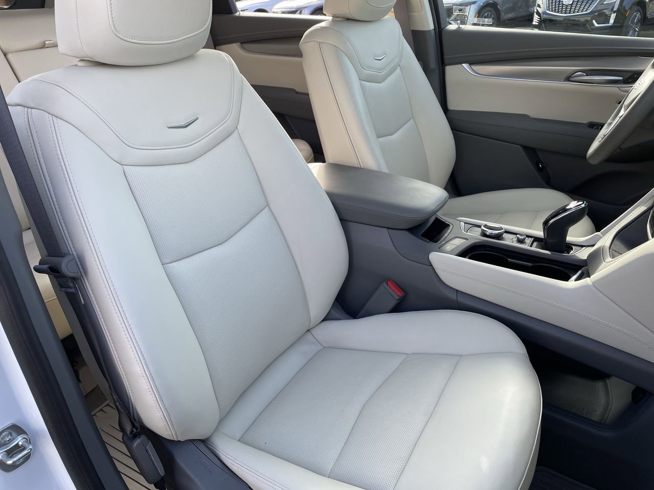 Thumbnail: 2025 Cadillac XT5 - 14