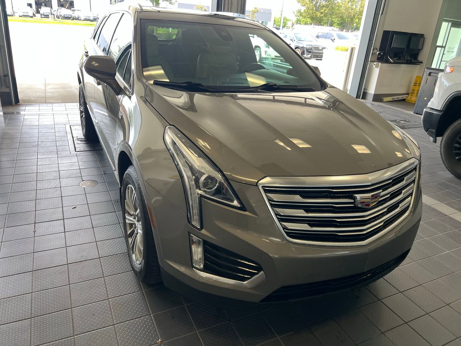 Thumbnail: 2017 Cadillac XT5 - 4