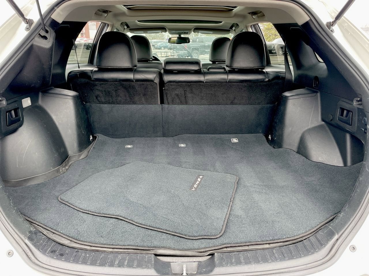 Thumbnail: 2013 Toyota Venza - 17