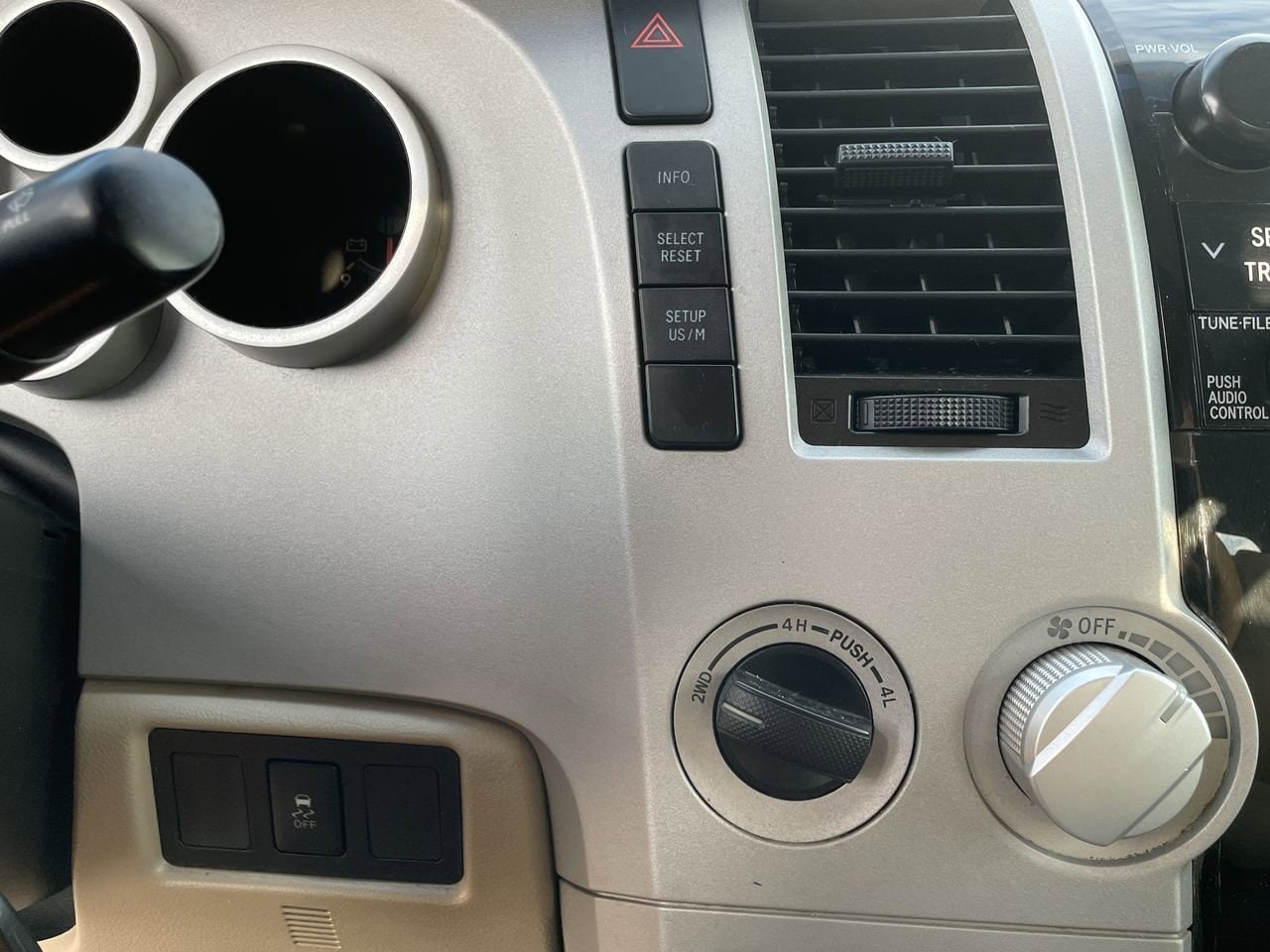 Thumbnail: 2008 Toyota Tundra - 26