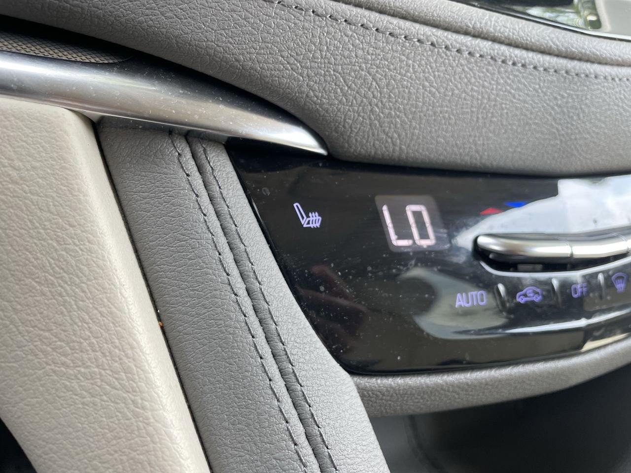 Thumbnail: 2023 Cadillac XT5 - 23