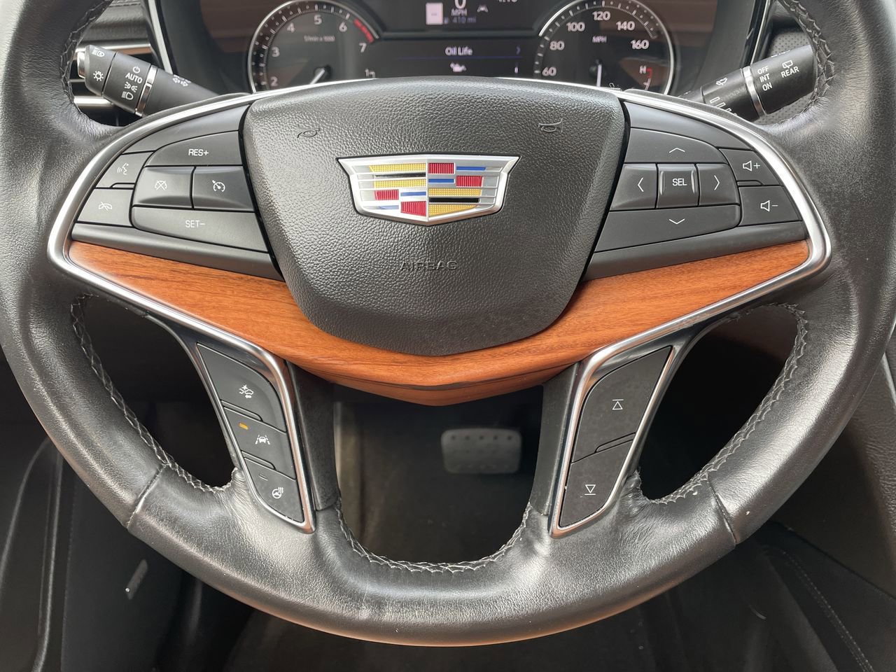Thumbnail: 2023 Cadillac XT5 - 10