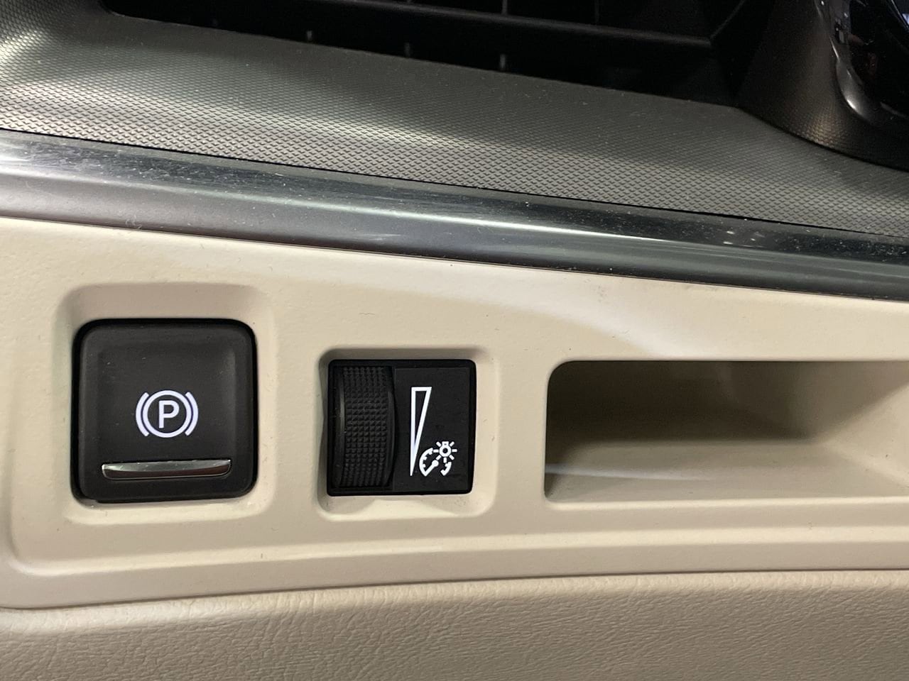 Thumbnail: 2023 Cadillac XT5 - 30