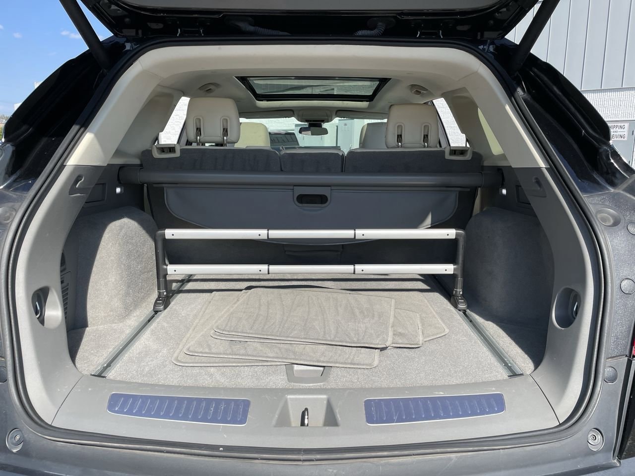 Thumbnail: 2017 Cadillac XT5 - 17