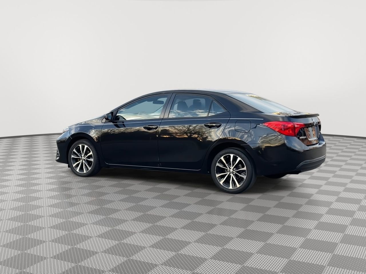 Thumbnail: 2017 Toyota Corolla - 6