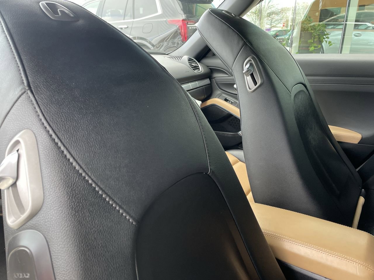 Thumbnail: 2017 Porsche 718 Boxster - 19