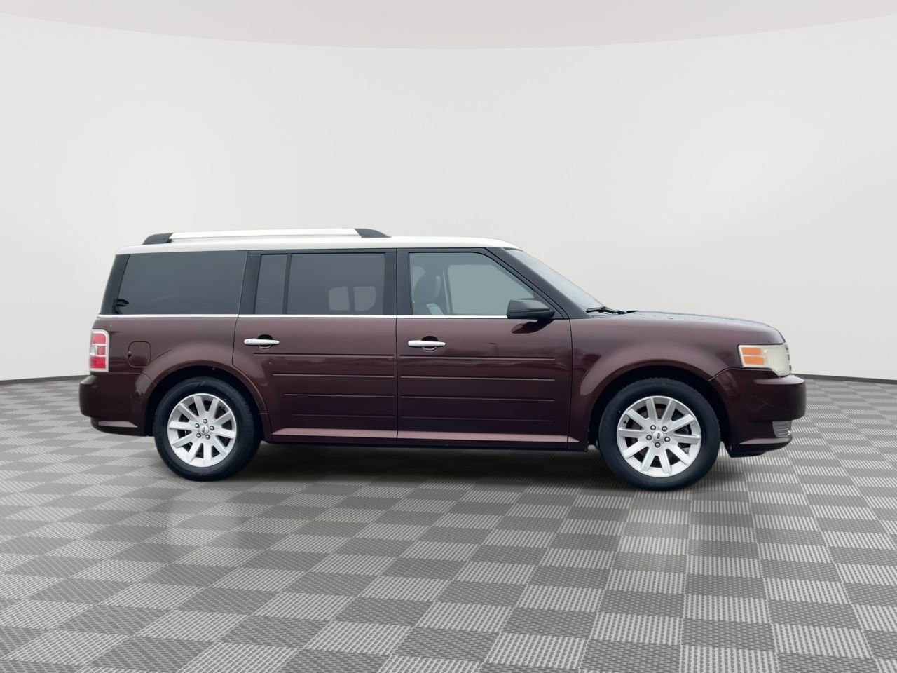 Thumbnail: 2009 Ford Flex - 9