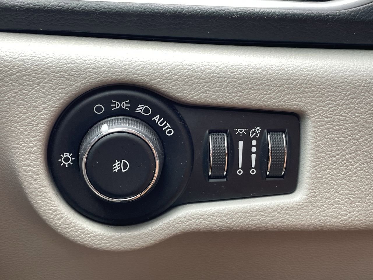 Thumbnail: 2019 Chrysler Pacifica - 29